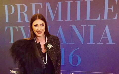 Ilinca Vandici a ales o ţinută clasică pentru Gala TVmania 2016