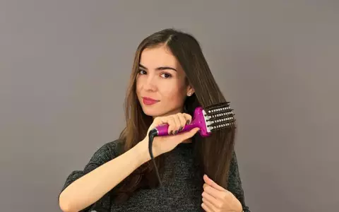 (P) Păr drept şi strălucitor în câteva minute - VIDEO
