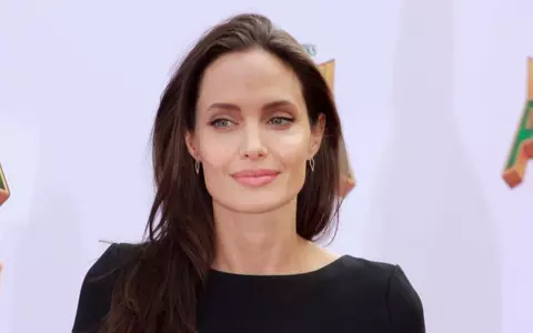 Angelina Jolie ar fi ajuns să cântărească doar 34 de kilograme