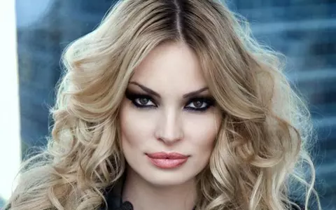 Cum îţi recapeţi silueta după ce ai născut. Valentina Pelinel şi Luminiţa Nicolescu prezintă cele mai eficiente exerciţii (partea a II-a)