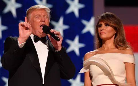 Atunci și acum: Melania versus Michelle! Vezi ce au purtat cele două Prime Doamne la Balul Inaugural!