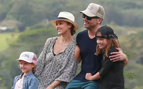 Jessica Alba: Vacanţă în Paradis
