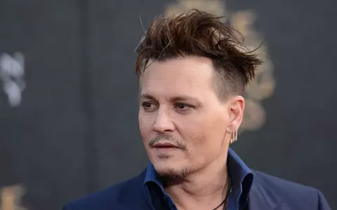 Pe Johnny Depp îl costă milioane viața extravagantă pe care nu și-o prea mai permite!
