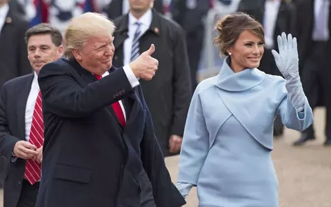Gestul Melaniei Trump care face înconjurul internetului! Reacția incredibilă pe care a avut-o atunci când Donald Trump a atins-o!
