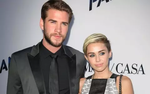 Liam Hemsworth, îmbrăcat în rochie de Miley Cyrus de Valentine's Day