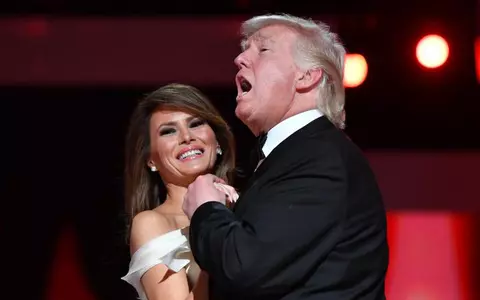 Melania Trump îşi apără onoarea. Cere milioane de dolari daune celor care au acuzat-o că a fost escortă