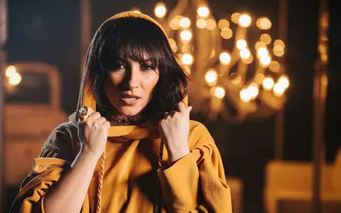 Andra lansează videoclipul noului ei single, "La Refren"