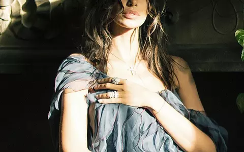Mădălina Ghenea – O viitoare mămică atât de sexy! Şi-a arătat burtica de gravidă pe plajă