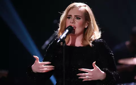 Adele se ascunde într-un buncăr de teama fanilor