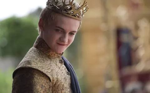 10 celebrităţi care acum au slujbe normale