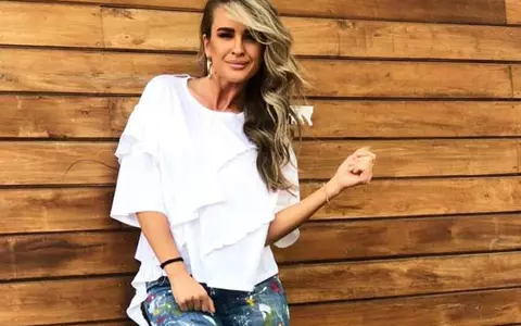Ce ascunde Diana Munteanu în poşetă