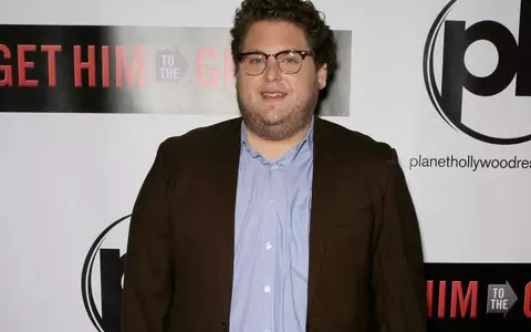 Transformare incredibilă pentru Jonah Hill. Actorul a pierdut 40 de kilograme şi e greu de recunoscut