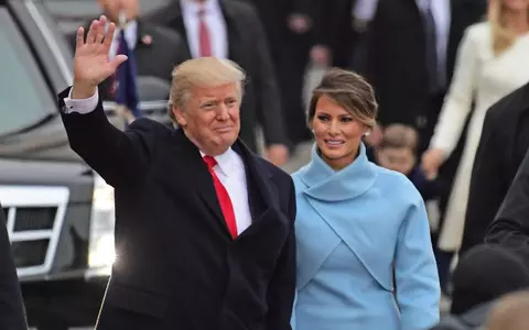 Primul portret oficial al Melaniei Trump e controversat. Cum a pozat Prima Doamnă a Americii