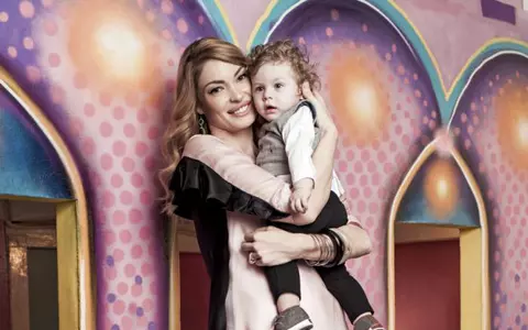 Valentina Pelinel – Dezvăluiri despre cea mai controversată relaţie din showbiz-ul românesc