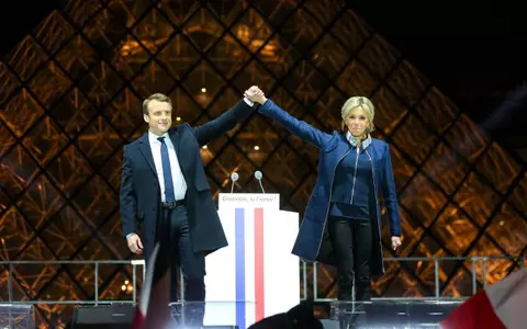 Emmanuel Macron, noul preşedinte al Franţei, înconjurat de familie în cea mai importantă zi din viaţa lui