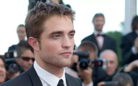 Robert Pattinson a dat lovitura la Cannes – Filmul “Good Time”, ovaționat în picioare minute în șir!