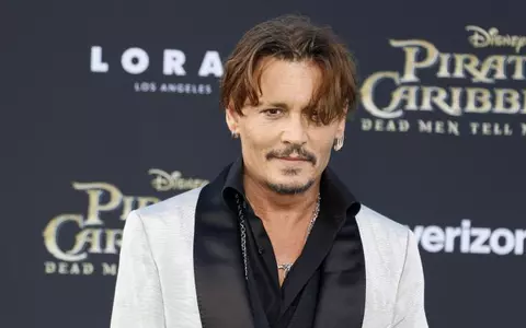 Johnny Depp, apariția extrem de sexy la premiera mondială „Pirates of the Caribbean: Dead Men Tell No Tales”