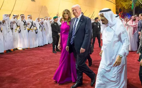Melania Trump, din nou în centrul atenției! Ultimul gest făcut atunci când Donald Trump vrea să o ia de mână a stârnit o mulțime de reacții