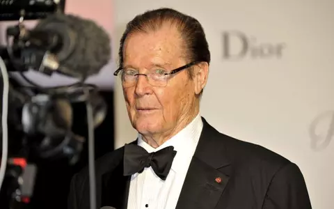 A murit actorul Roger Moore