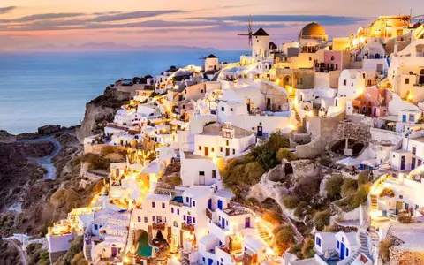 (P) Santorini, insula din povestirile lui Jules Verne