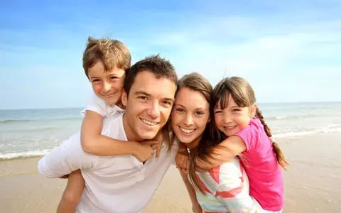 Copiii merg gratuit în vacanță în Grecia și Egipt!