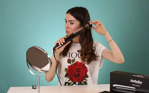 Tutorial: Cum să-ți faci bucle lejere de vară cu placa