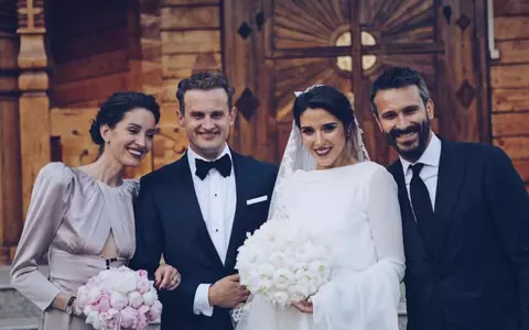 Sorin Brotnei (ex-Akcent) s-a căsătorit religios. Mirii şi naşii au făcut senzaţie la petrecere cu costumele de moroşeni - VIDEO
