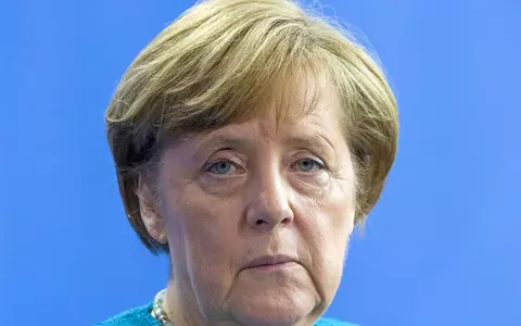 Fotografia zilei: Angela Merkel – O shaorma cu de toate!