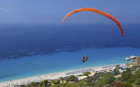 (P) Sărituri cu parapanta în Lefkada