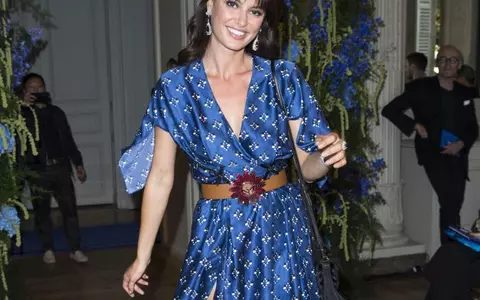 Catrinel Menghia – Strălucitoare la Paris la o prezentare de modă couture