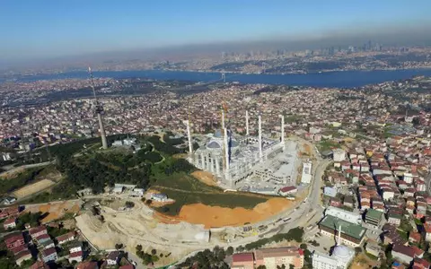 Fotografia zilei: Președintele Erdogan - Când semiluna îți joacă feste...