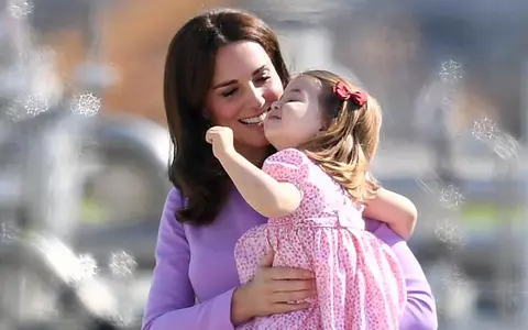 Cum se asortează Kate Middleton şi micuţa Charlotte – Vezi cele mai frumoase apariţii mamă-fiică!