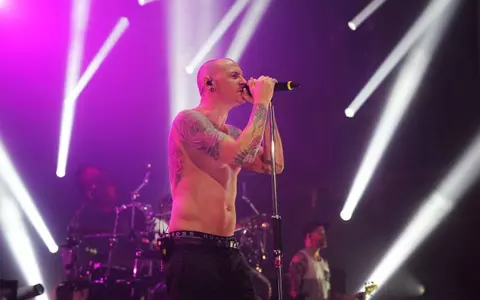 Chester Bennington, solistul trupei Linkin Park, s-a sinucis
