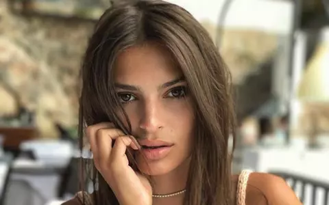 Emily Ratajkowski trăiește o adevărată dramă din cauza sânilor: „Ce este în neregulă cu sânii?”