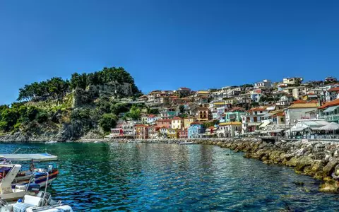 (P) Parga – orașul colorat cu plaje de poveste