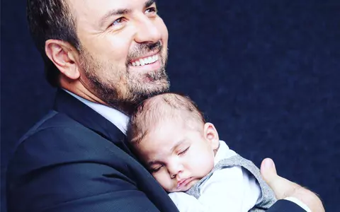 Cum arată acum micuţul Toma, fiul adoptat de Horia Brenciu în secret
