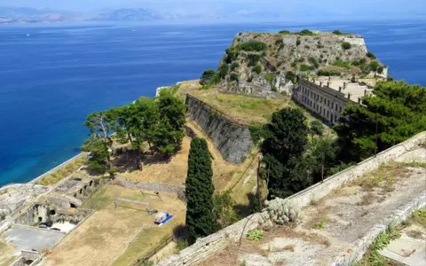Vacanţă cu iz veneţian, în Corfu