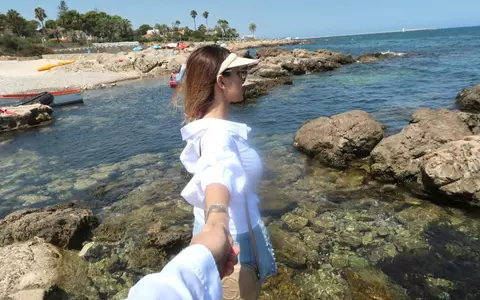 Ela Crăciun și-a consolidat căsnicia cu o vacanță fără copii. A aniversat 1 an de la nuntă în Valencia!