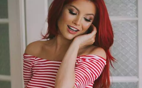 Elena Gheorghe - prima imagine completă cu fetița sa la nici o lună de când a născut