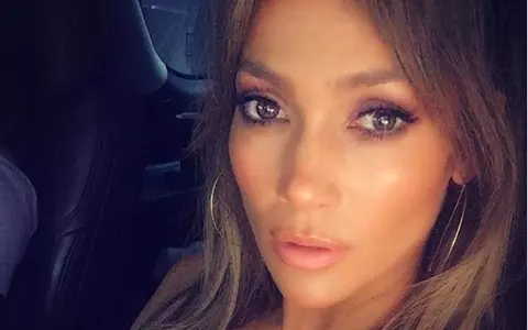Jennifer Lopez este, la 48 de ani, noua Guess Girl! Fotografia care a extaziat fanii