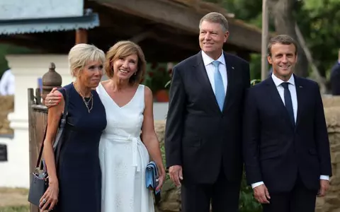 Brigitte şi Emmanuel Macron au vizitat Muzeul Satului. Ce cadouri a primit cuplul francez