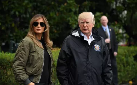Melania Trump, din nou în atenția publicului. A mers în Texas, statul devastat de uraganul Harvey, pe tocuri - FOTO