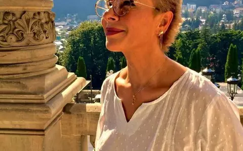 Teo Trandafir a făcut publică o imagine rară cu familia sa. Cum arată mama vedetei