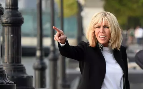 Brigitte Macron – Apariţie chic în alb şi negru la New York