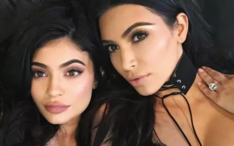 Kylie Jenner este mama-surogat a copilului surorii sale – adevăr sau teorie halucinantă?