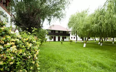 (P) Pescuit, plimbări cu barca la amurg și degustări de pește, în Delta Dunării