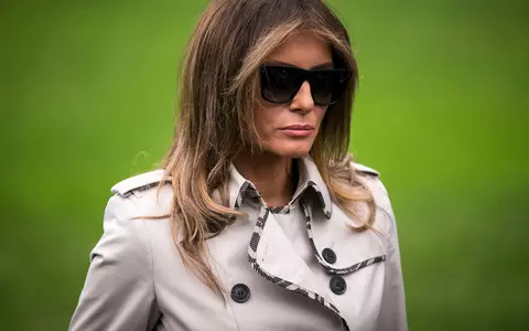 Controversă pe internet. Donald Trump, însoțit de sosia Melaniei?
