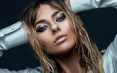 Lidia Buble şi-a schimbat look-ul! Cântăreaţa are părul roz