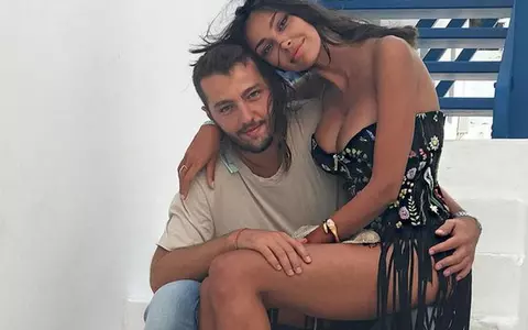 Din nou probleme în paradis? Mădălina Ghenea și Matei Stratan s-au pozat într-o ipostază hot, însă un detaliu a atras atenția