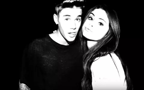 Justin Bieber și Selena Gomez – primul sărut în public, de Valentine’s Day!